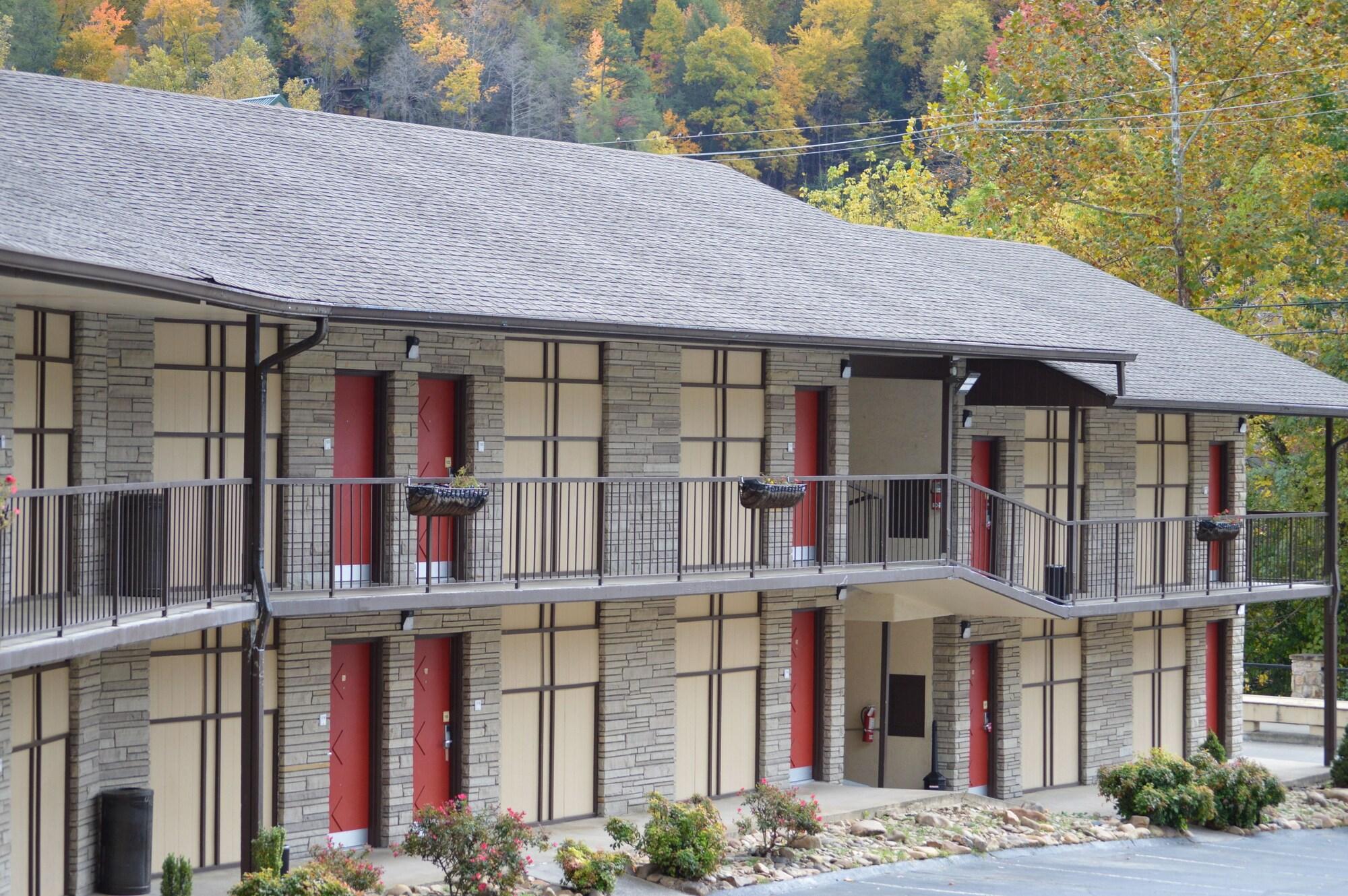 Econo Lodge Inn & Suites On The River Gatlinburg Buitenkant foto