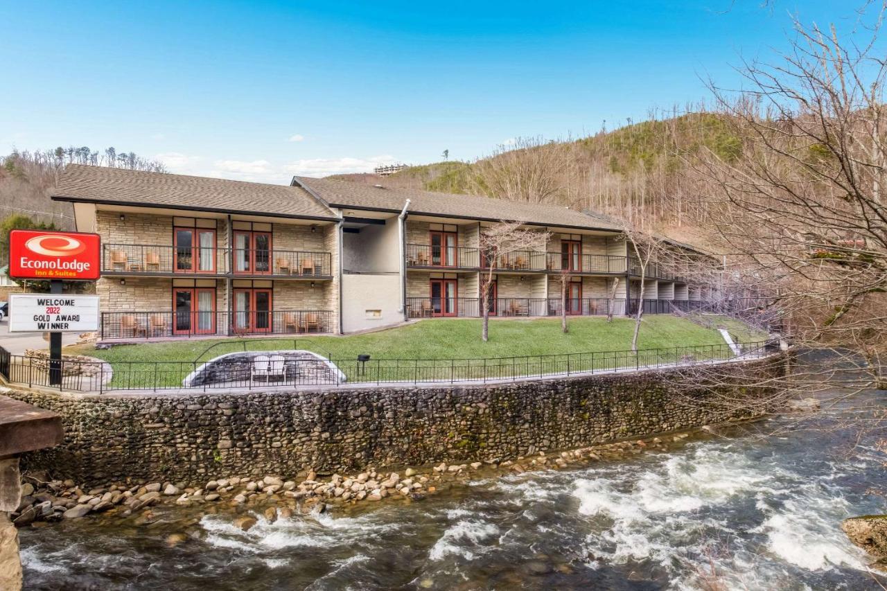 Econo Lodge Inn & Suites On The River Gatlinburg Buitenkant foto