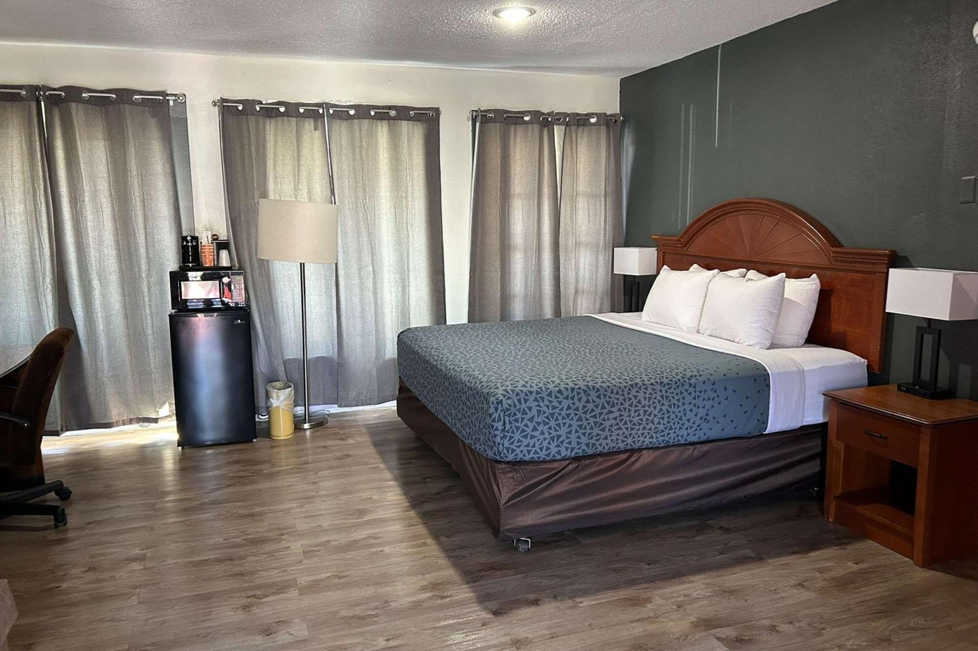 Econo Lodge Inn & Suites On The River Gatlinburg Buitenkant foto
